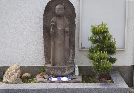 山門のお地蔵さん